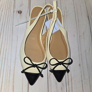 AEROSOLES Cream and Black Flats
